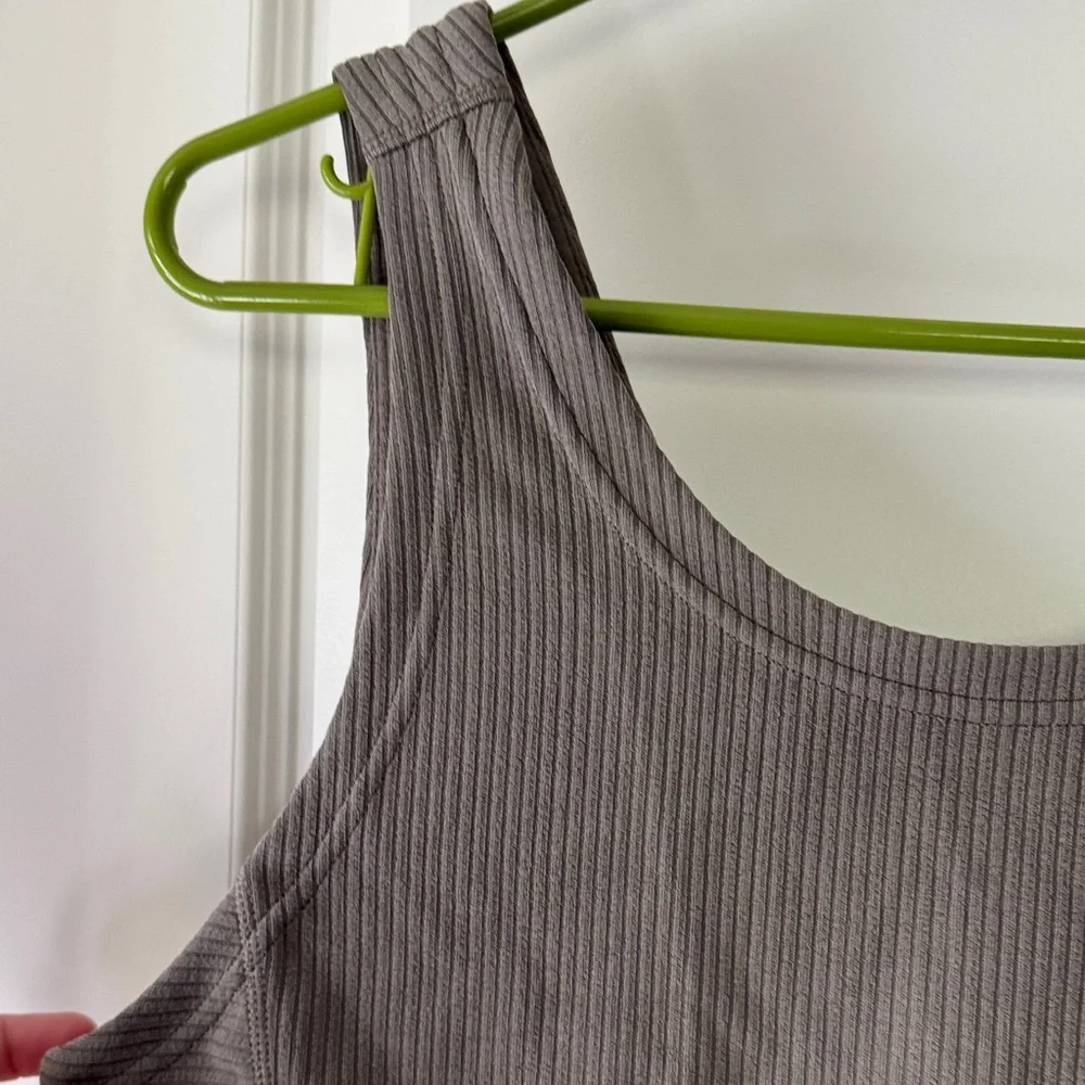 lululemon athletica Charcoal Ribbed Crop Top / J34 - Picture 2 of 5